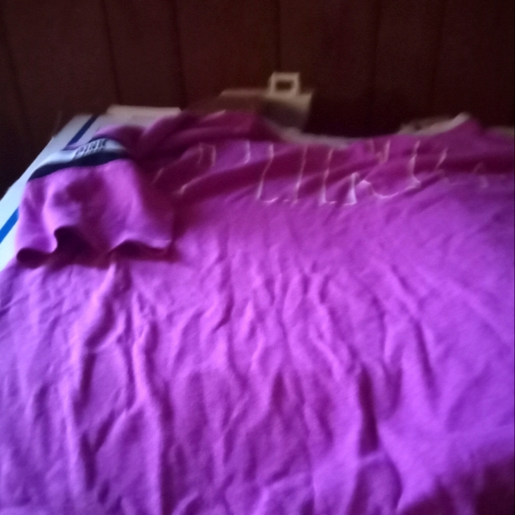 Woman's name brand t shirt - Picture 1 of 3